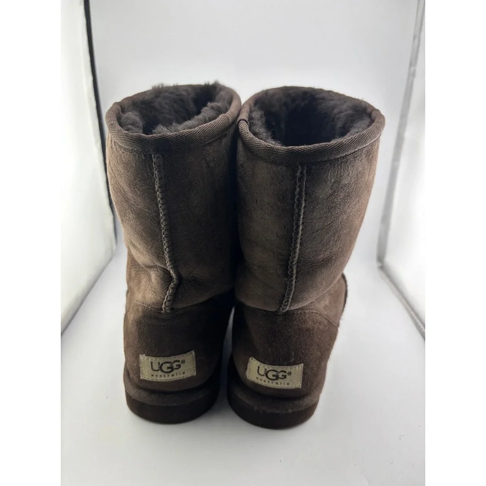UGG Australia Classic Short 5825 Chocolate Brown Sheepskin Boots Womens 9
